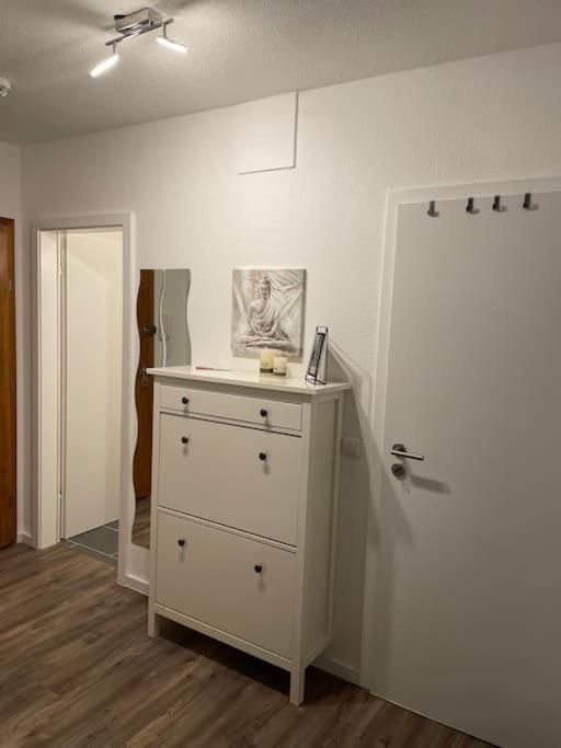 Gemutlich Und Moderne Wohnung In Düsseldorf Buitenkant foto